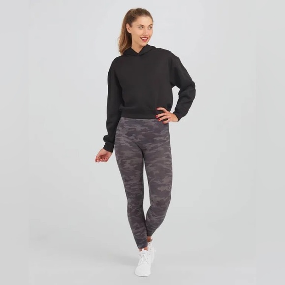 SPANX Pants - SPANX Look At Me Now Seamless Camo Leggings Womens Size Small
